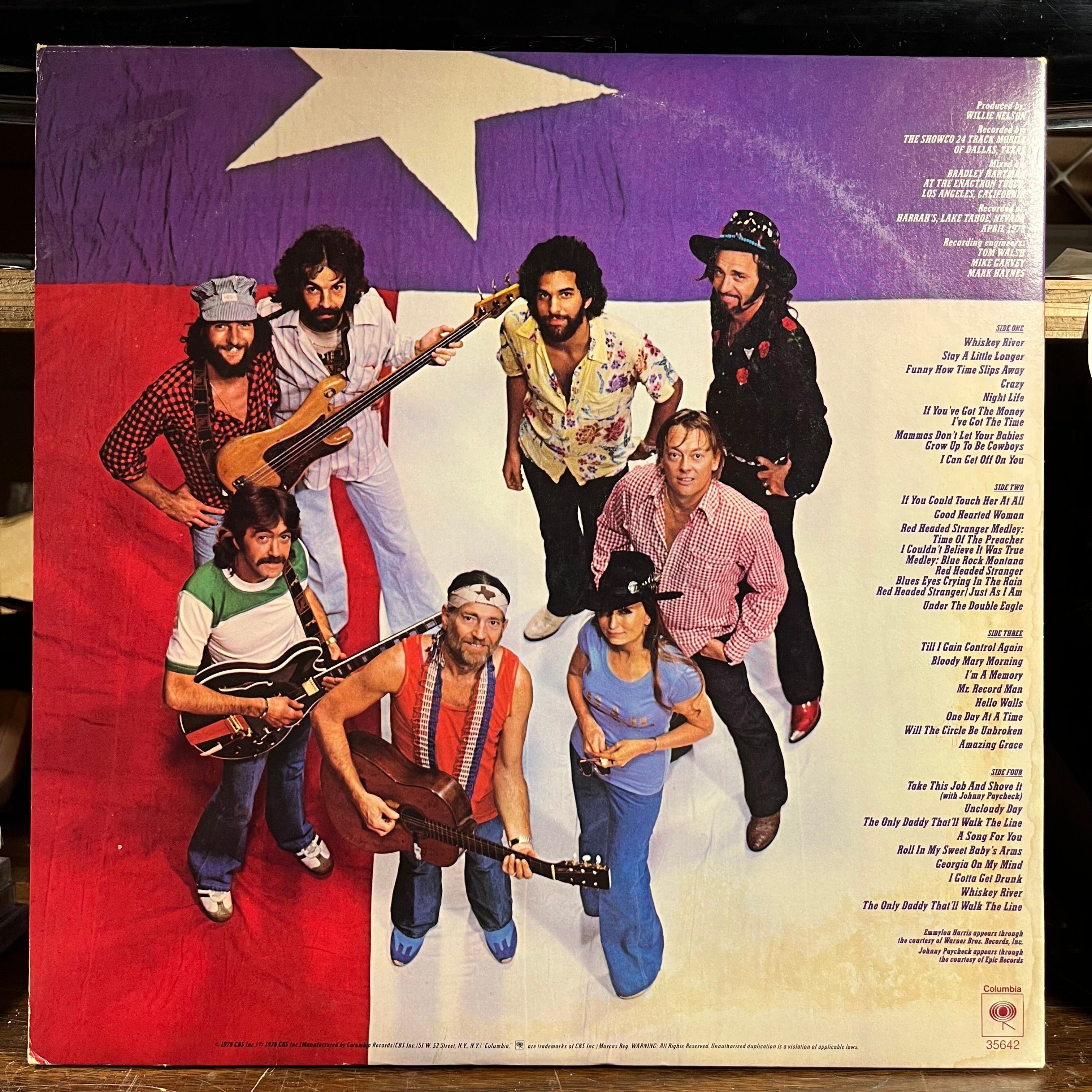 Willie Nelson - Willie And Family Live (2xVINYL) | Near Mint (NM) Excellent+ (EX+)