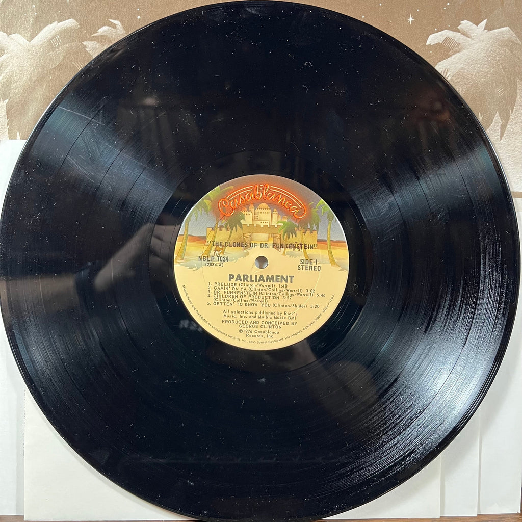 Parliament - The Clones Of Dr. Funkenstein (VINYL) | Near Mint (NM or M-) Excellent+ (EX+)