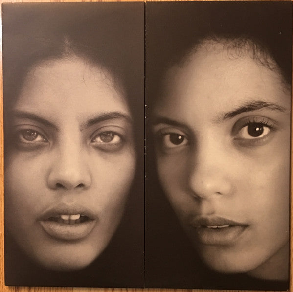 Ibeyi | Mint (M) Mint (M)