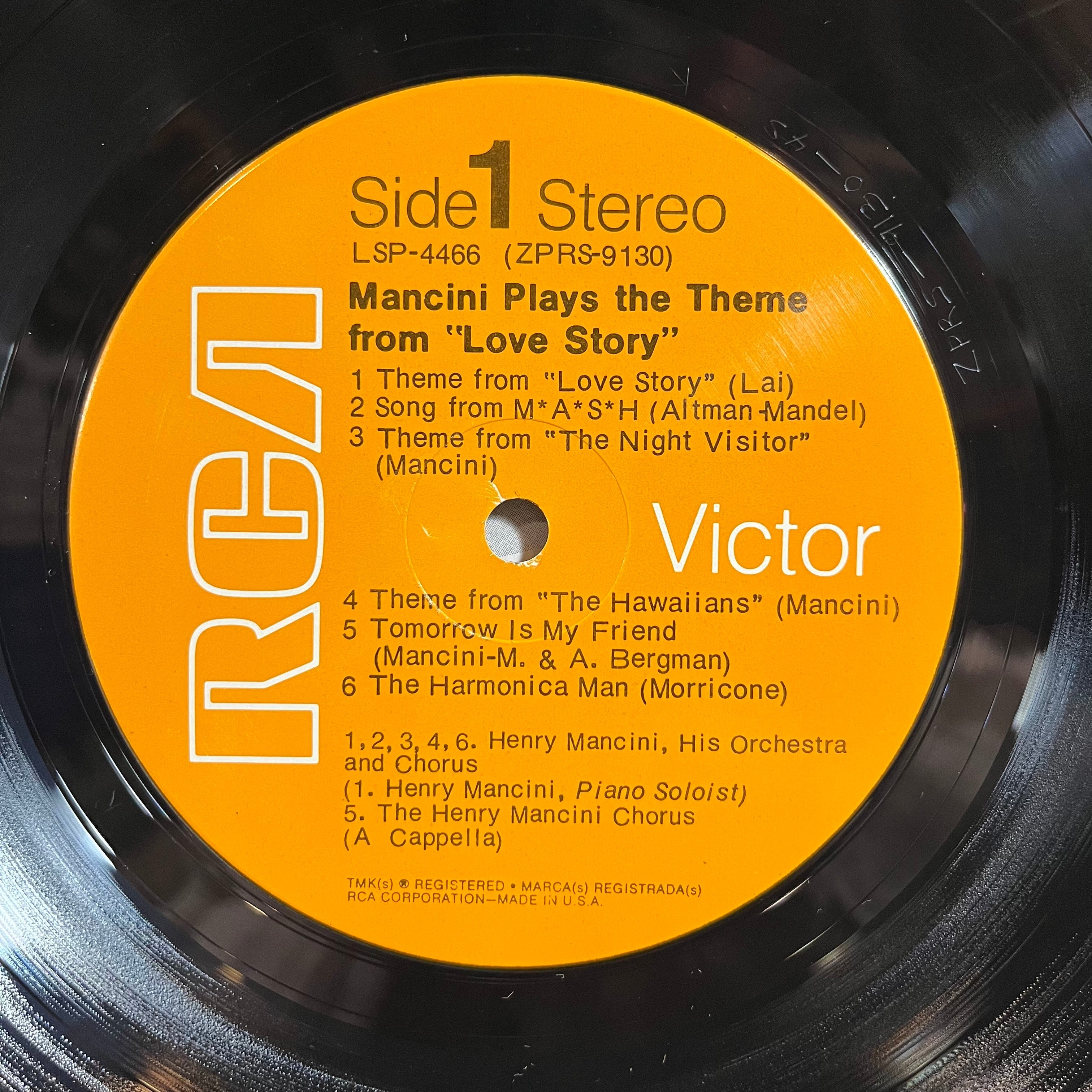 Henry Mancini - Mancini Plays The Theme From "Love Story" (VINYL) | Near Mint (NM) Excellent+ (EX+)