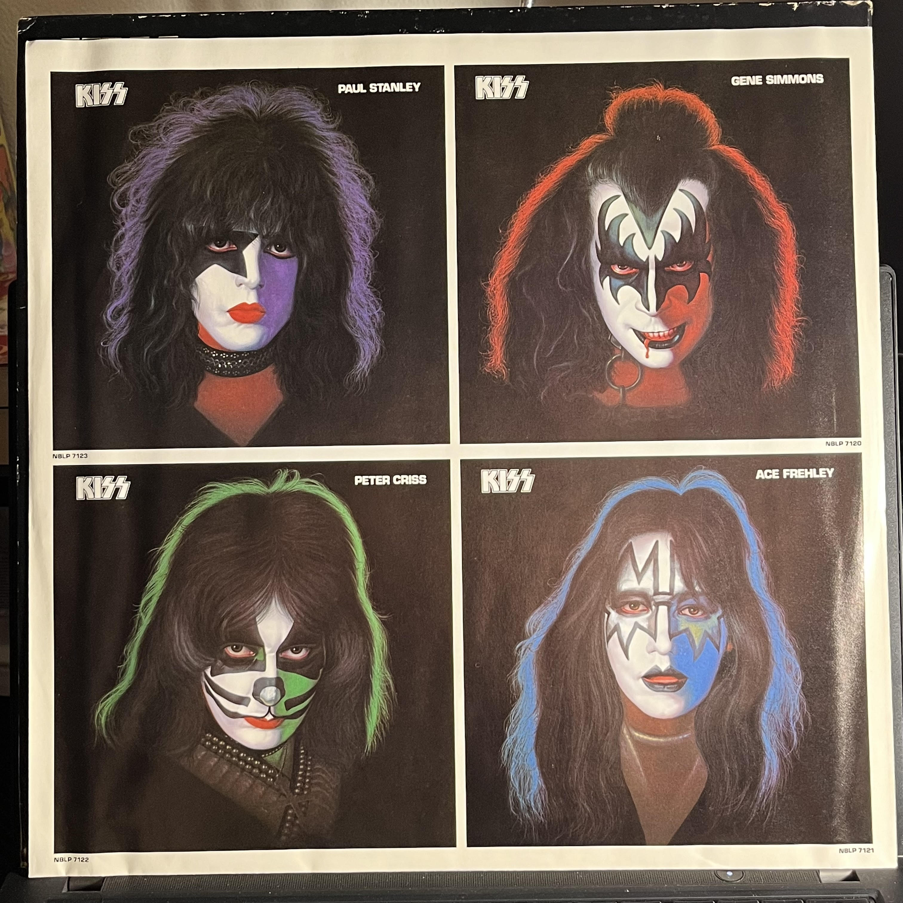 Kiss - Gene Simmons *GOLDISC/POSTER* | Excellent (EX) Very Good Plus (VG+)