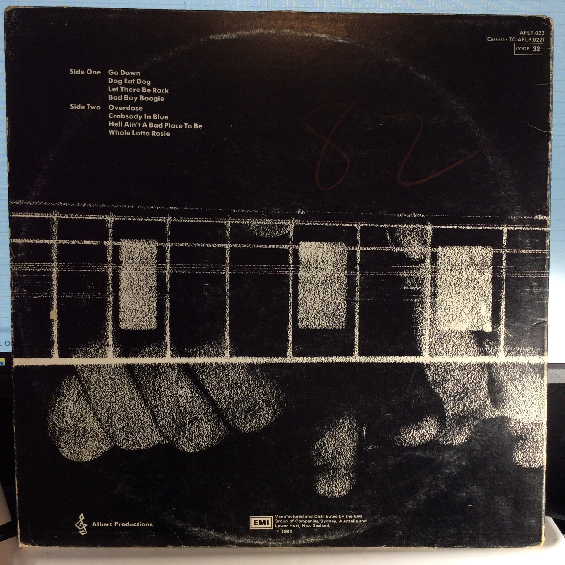 AC/DC - Let There Be Rock (VINYL)*NEW ZEALAND VERSION* | Very Good Plus (VG+) Very Good (VG)