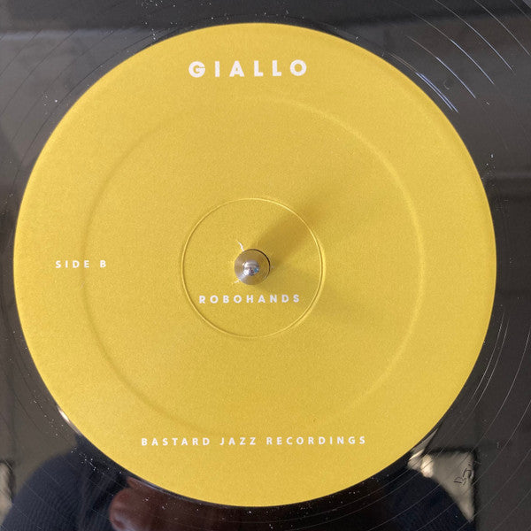 Giallo | Mint (M) Mint (M)
