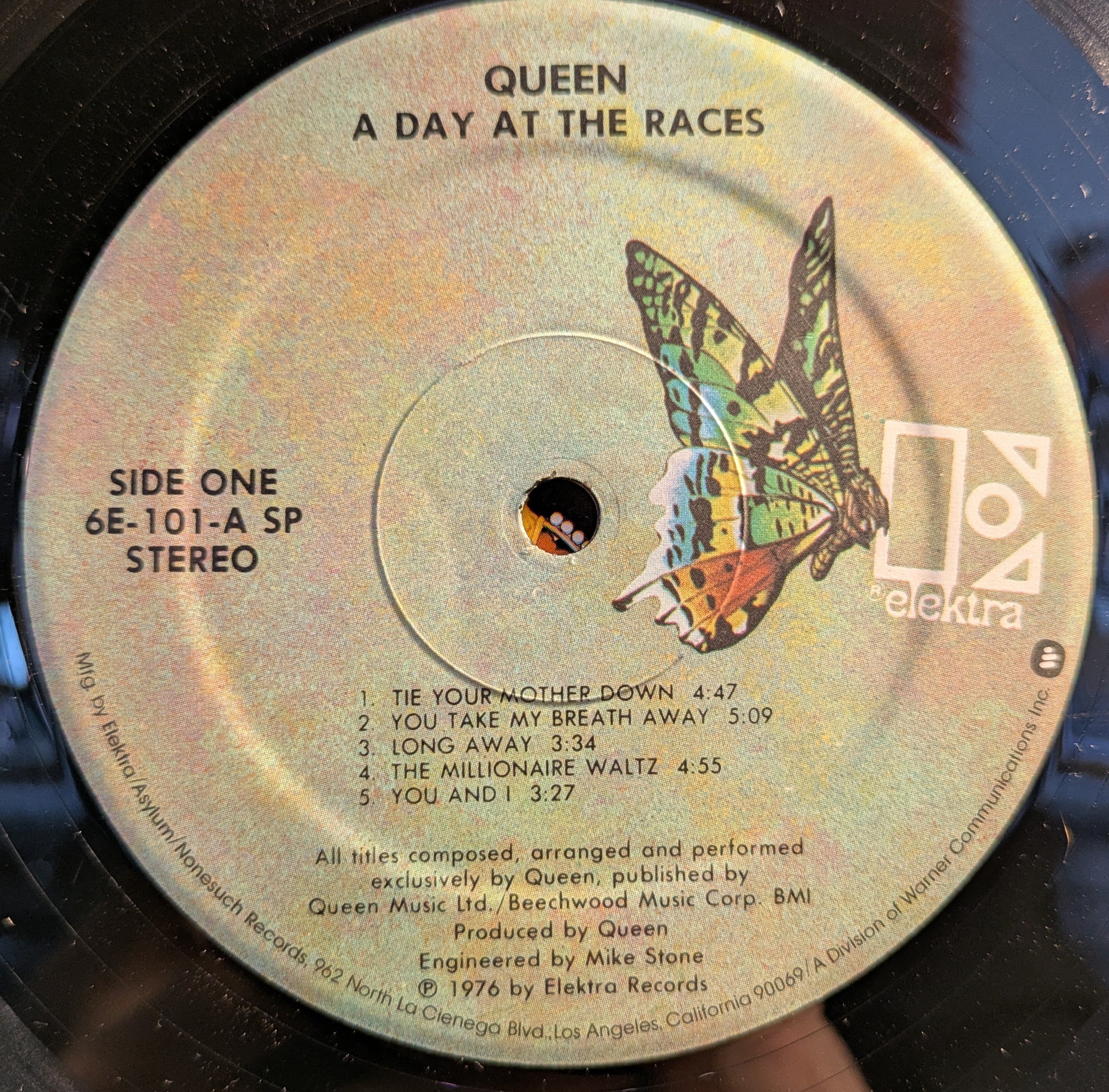 Queen - A Day At The Races (VINYL) | Excellent+ (EX+) Excellent+ (EX+)