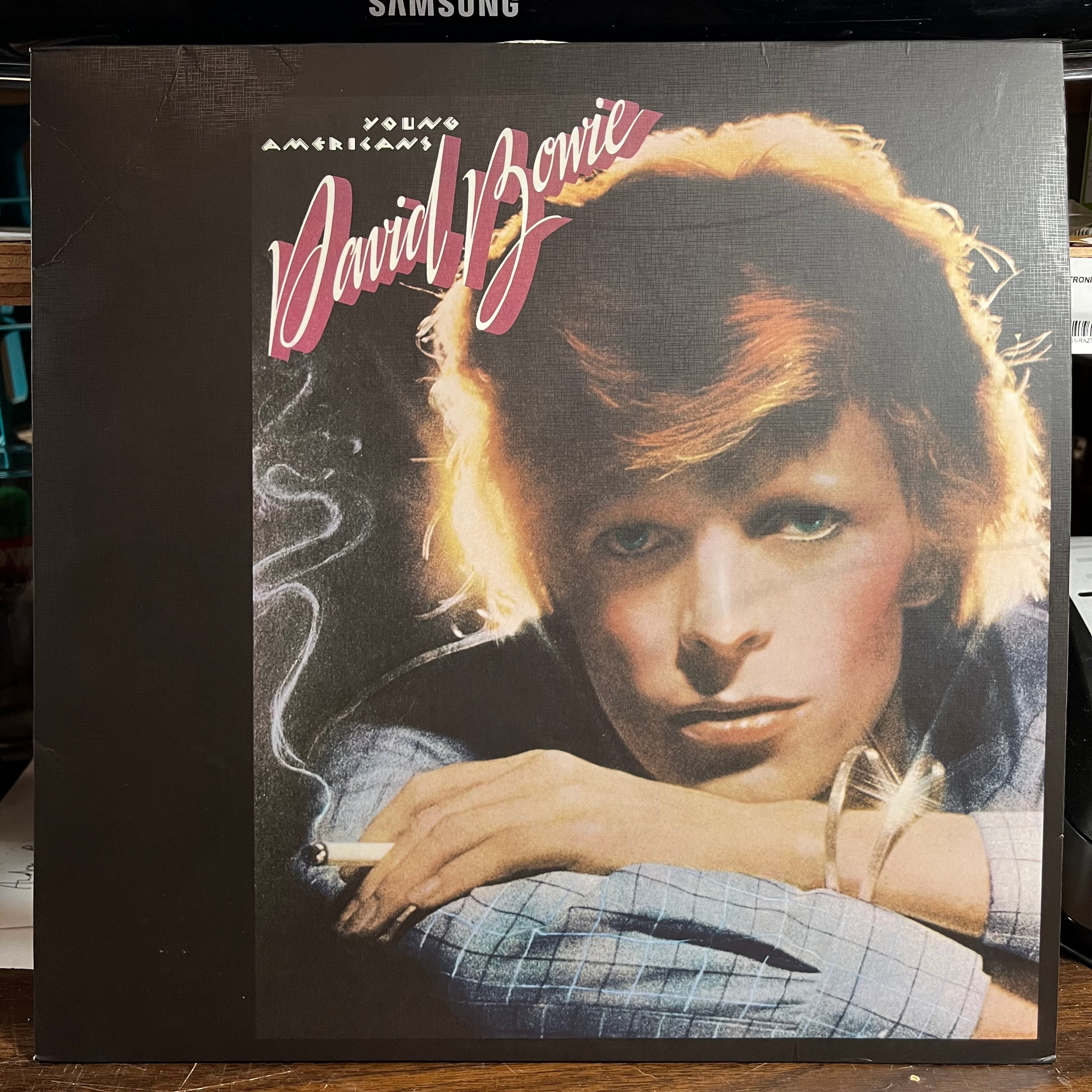 David Bowie - Young Americans (VINYL) | Near Mint (NM) Excellent (EX)