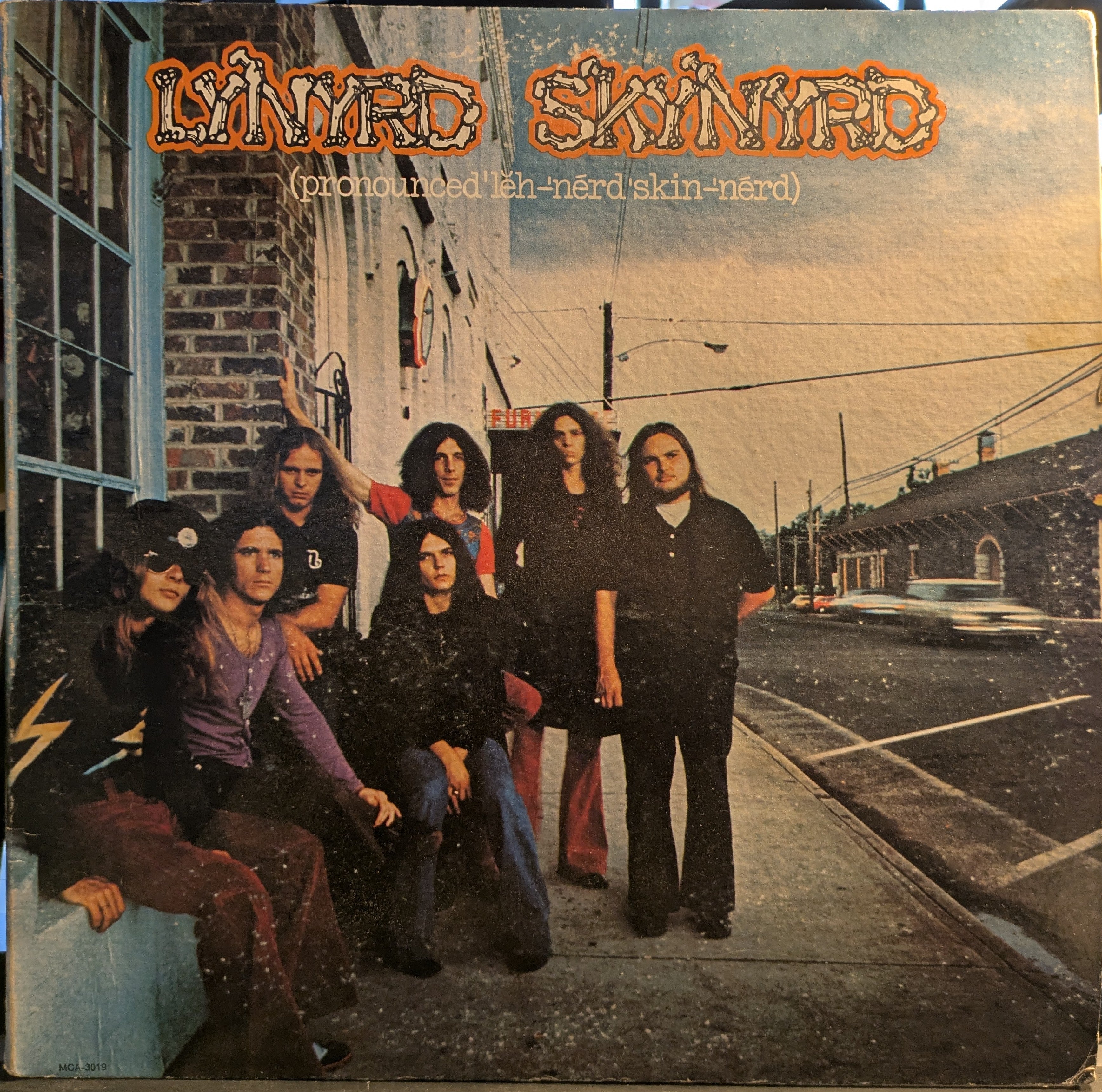 Lynyrd Skynyrd - (Pronounced 'Lĕh-'nérd 'Skin-'nérd) (VINYL) | Very Good (VG) Very Good Plus (VG+)