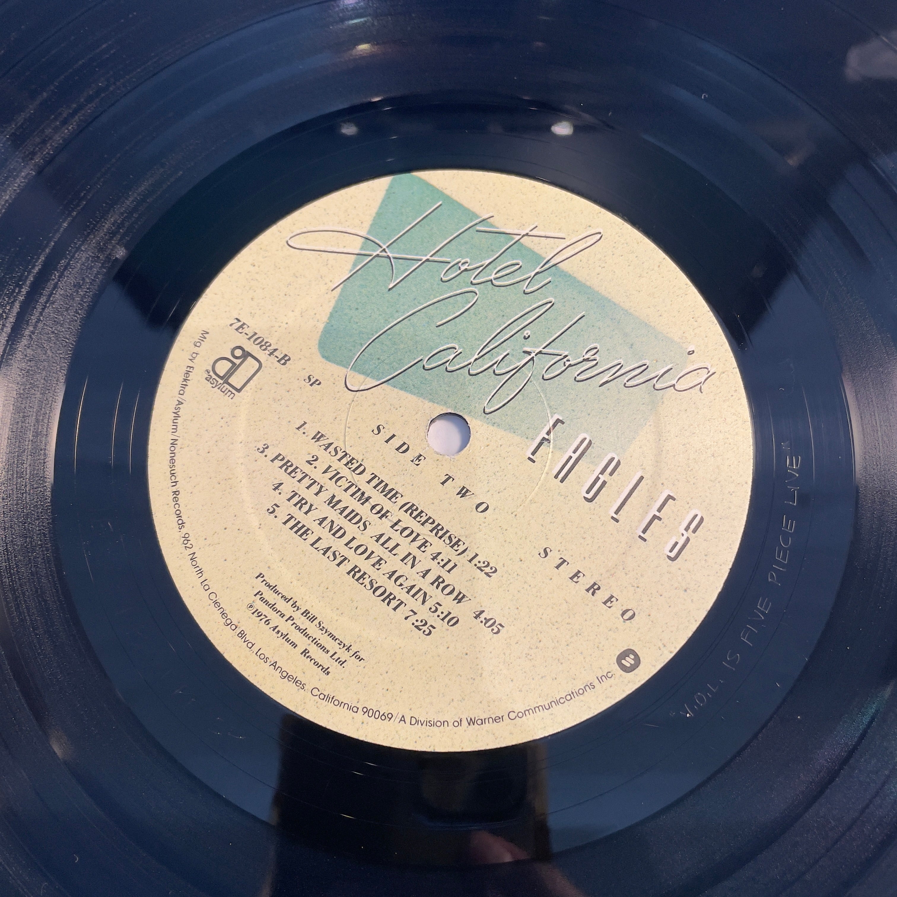 Eagles - Hotel California (VINYL) | Very Good (VG) Excellent+ (EX+)