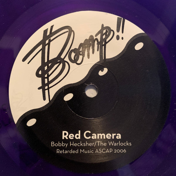 Red Camera / Isolation | Mint (M) Mint (M)