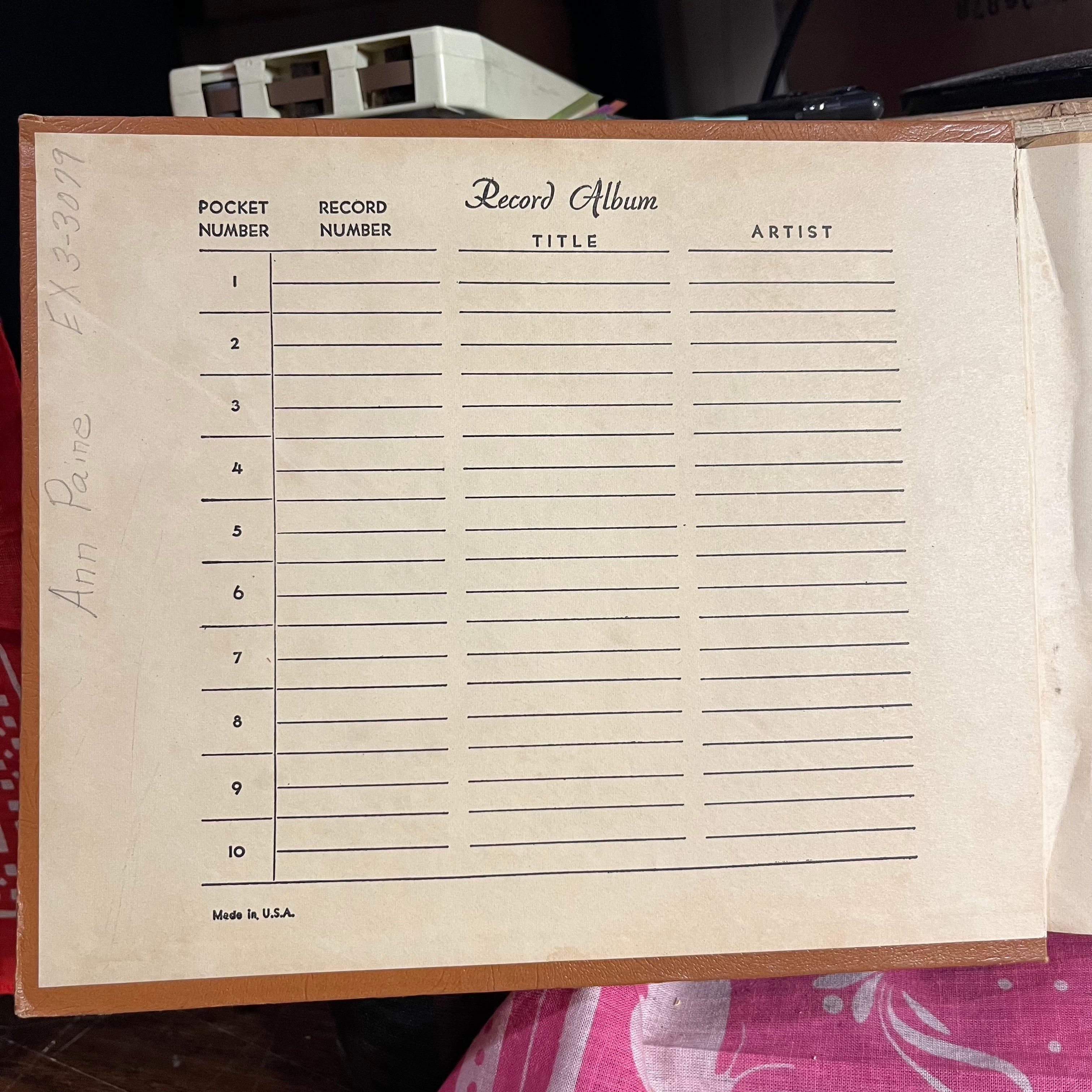 Record Album Book (10-Holder) | Very Good Plus (VG+)